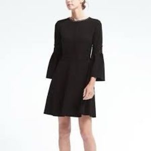 Banana Republic Bell Sleeve Shift Dress (Size 2)